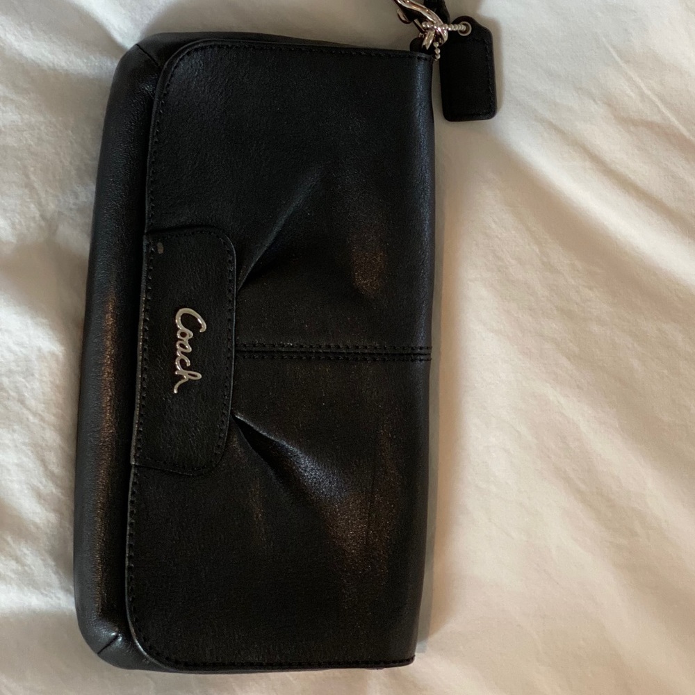 Coach clutch/wristlet